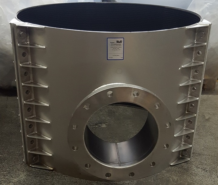 Repair clamp with flanged outlet